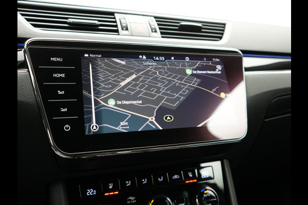 Škoda Superb Combi 1.4 TSI iV Laurin & Klement PHEV 218pk Dealer O.H. | Adaptive Cruise | 360 Camera | Canton Audio | Lederen Comfortstoelen Memory & Massage & Ventilatie | Sfeerverlichting | Stoelen & Stuur Verwarmd | Apple Carplay | Blis | Keyless | Plug In Hybrid |