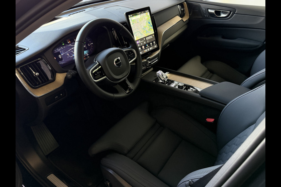 Volvo XC60 2.0 T6 AWD ULTRA DARK NIEUWE AUTO ELEK.TREKHAAK HARMAN KARDON HEADUP 360.CAM LEER SCHUIFDAK PHEV Plug in Hybrid ✅ Top Auto's Wijchen ,  Altijd een Ruim aanbod van Volvo's i  BUSINESS / CORE / BRIGHT / DARK / ULTRA DARK / PLUS DARK / BLACK EDITION  / ESSENTIAL / T6 / T8 ✅