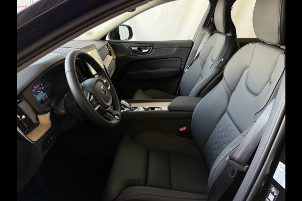 Volvo XC60 2.0 T6 AWD ULTRA DARK NIEUWE AUTO ELEK.TREKHAAK HARMAN KARDON HEADUP 360.CAM LEER SCHUIFDAK PHEV Plug in Hybrid ✅ Top Auto's Wijchen ,  Altijd een Ruim aanbod van Volvo's i  BUSINESS / CORE / BRIGHT / DARK / ULTRA DARK / PLUS DARK / BLACK EDITION  / ESSENTIAL / T6 / T8 ✅