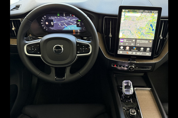 Volvo XC60 2.0 T6 AWD ULTRA DARK NIEUWE AUTO ELEK.TREKHAAK HARMAN KARDON HEADUP 360.CAM LEER SCHUIFDAK PHEV Plug in Hybrid ✅ Top Auto's Wijchen ,  Altijd een Ruim aanbod van Volvo's i  BUSINESS / CORE / BRIGHT / DARK / ULTRA DARK / PLUS DARK / BLACK EDITION  / ESSENTIAL / T6 / T8 ✅