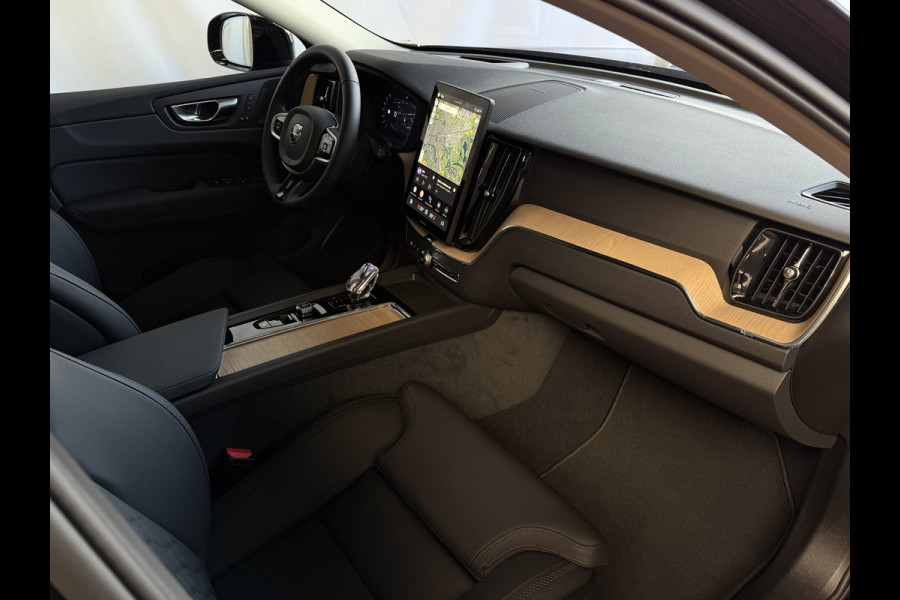 Volvo XC60 2.0 T6 AWD ULTRA DARK NIEUWE AUTO ELEK.TREKHAAK HARMAN KARDON HEADUP 360.CAM LEER SCHUIFDAK PHEV Plug in Hybrid ✅ Top Auto's Wijchen ,  Altijd een Ruim aanbod van Volvo's i  BUSINESS / CORE / BRIGHT / DARK / ULTRA DARK / PLUS DARK / BLACK EDITION  / ESSENTIAL / T6 / T8 ✅