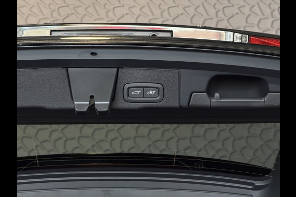 Volvo XC60 2.0 T6 AWD ULTRA DARK NIEUWE AUTO ELEK.TREKHAAK HARMAN KARDON HEADUP 360.CAM LEER SCHUIFDAK PHEV Plug in Hybrid ✅ Top Auto's Wijchen ,  Altijd een Ruim aanbod van Volvo's i  BUSINESS / CORE / BRIGHT / DARK / ULTRA DARK / PLUS DARK / BLACK EDITION  / ESSENTIAL / T6 / T8 ✅