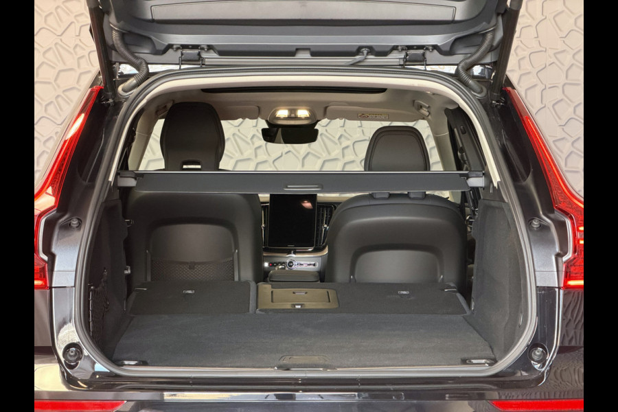 Volvo XC60 2.0 T6 AWD ULTRA DARK NIEUWE AUTO ELEK.TREKHAAK HARMAN KARDON HEADUP 360.CAM LEER SCHUIFDAK PHEV Plug in Hybrid ✅ Top Auto's Wijchen ,  Altijd een Ruim aanbod van Volvo's i  BUSINESS / CORE / BRIGHT / DARK / ULTRA DARK / PLUS DARK / BLACK EDITION  / ESSENTIAL / T6 / T8 ✅