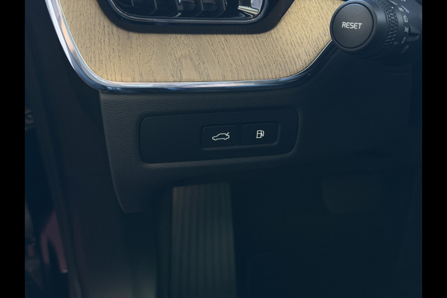 Volvo XC60 2.0 T6 AWD ULTRA DARK NIEUWE AUTO ELEK.TREKHAAK HARMAN KARDON HEADUP 360.CAM LEER SCHUIFDAK PHEV Plug in Hybrid ✅ Top Auto's Wijchen ,  Altijd een Ruim aanbod van Volvo's i  BUSINESS / CORE / BRIGHT / DARK / ULTRA DARK / PLUS DARK / BLACK EDITION  / ESSENTIAL / T6 / T8 ✅