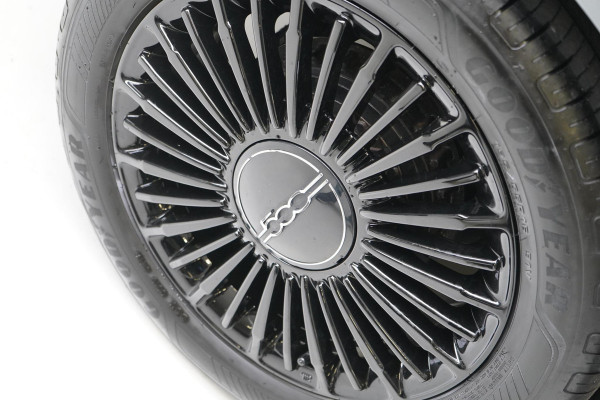 Fiat 500 Icon 42 kWh | Navigatie | Cruise control | Climate control | Lm velgen