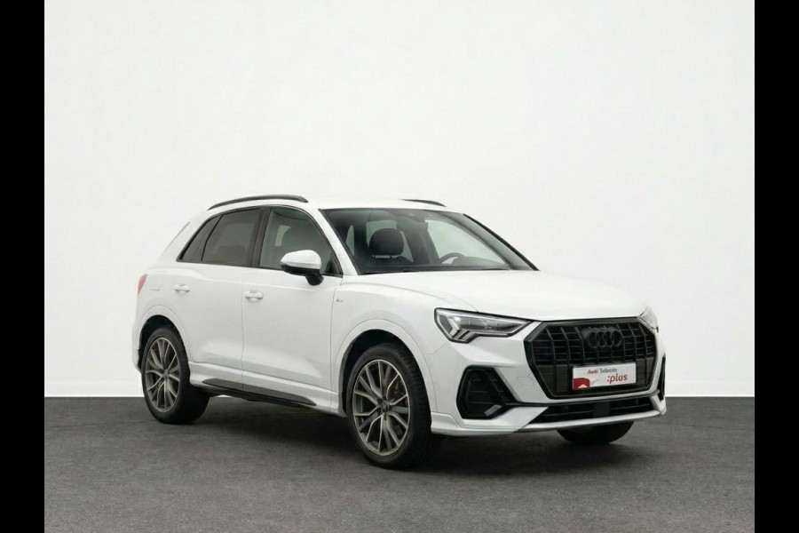 Audi Q3 45 TFSI e S edition 245pk | Panoramadak | Navgatie | Keyless Entry | Matrix Led |