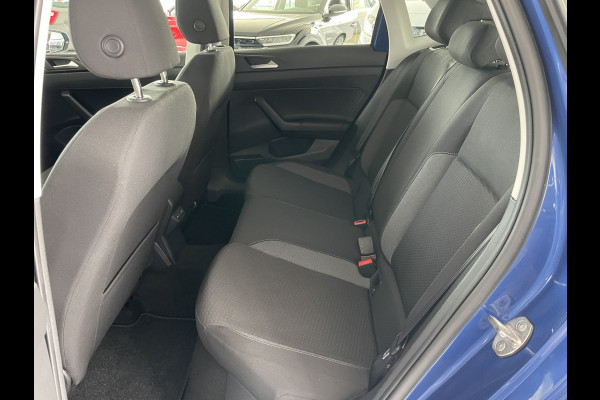 Volkswagen Polo 1.0 TSI Life Business Achteruitrijcamera - Apple carplay - Airco - Cruise control - Parkeersensoren - Bluetooth - Led verlichting - Navigatie - Radio - Licht metalen velgen 15 inch - Stoelverwarming - Start/stop systeem - Stuur leder - Stuur multifunctioneel