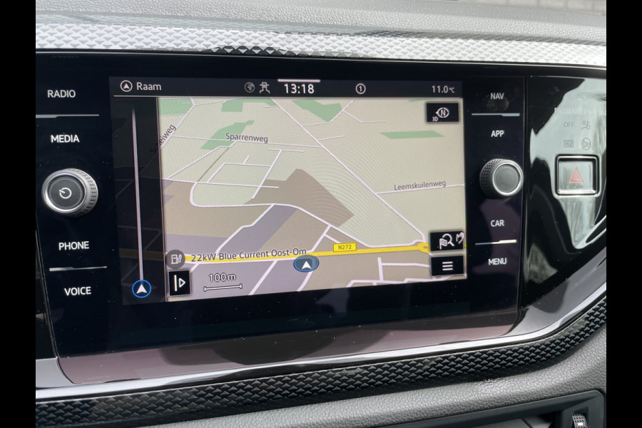Volkswagen Polo 1.0 TSI Life Business Achteruitrijcamera - Apple carplay - Airco - Cruise control - Parkeersensoren - Bluetooth - Led verlichting - Navigatie - Radio - Licht metalen velgen 15 inch - Stoelverwarming - Start/stop systeem - Stuur leder - Stuur multifunctioneel