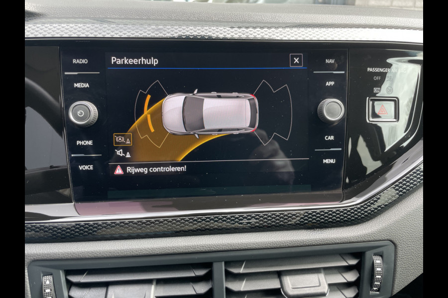 Volkswagen Polo 1.0 TSI Life Business Achteruitrijcamera - Apple carplay - Airco - Cruise control - Parkeersensoren - Bluetooth - Led verlichting - Navigatie - Radio - Licht metalen velgen 15 inch - Stoelverwarming - Start/stop systeem - Stuur leder - Stuur multifunctioneel