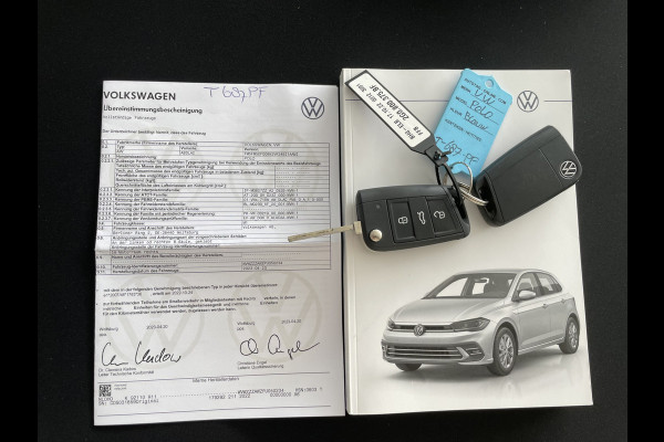 Volkswagen Polo 1.0 TSI Life Business Achteruitrijcamera - Apple carplay - Airco - Cruise control - Parkeersensoren - Bluetooth - Led verlichting - Navigatie - Radio - Licht metalen velgen 15 inch - Stoelverwarming - Start/stop systeem - Stuur leder - Stuur multifunctioneel