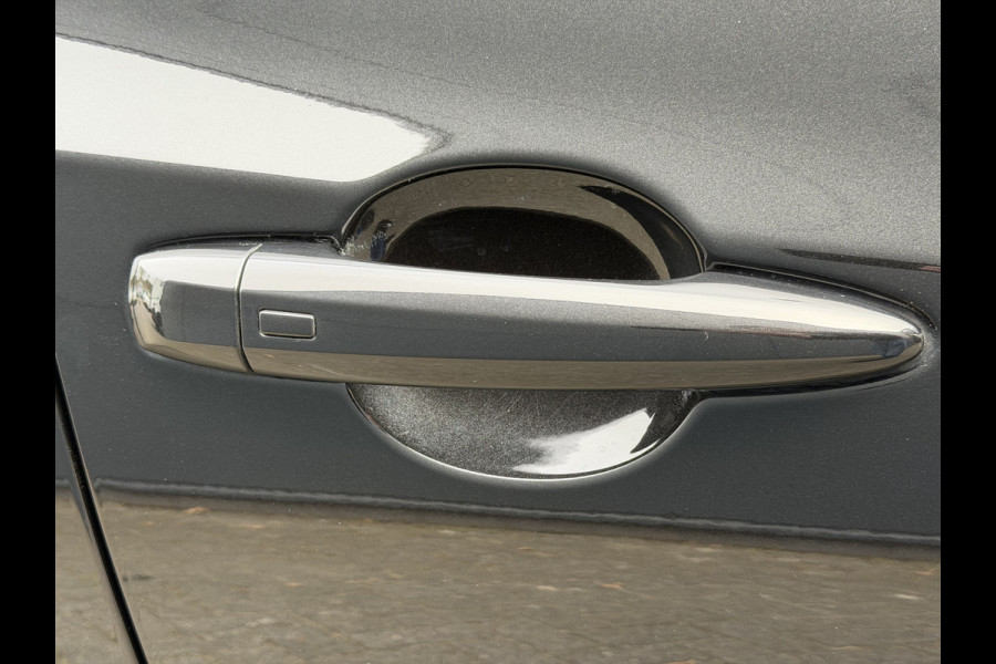 Nissan Juke 115pk Enigma (Camera - Stoel-/- voorruitverwarming - LED - Keyless Entry - 19"- Automatische Airco - Navigatie)