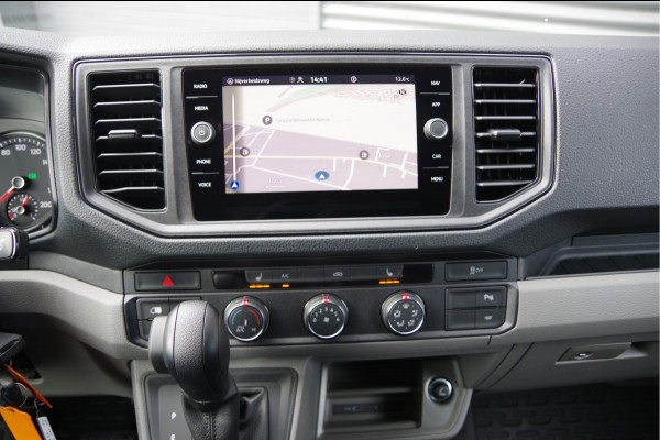 Volkswagen Crafter 35 2.0 TDI L3H3 140PK AUT. LED, TREKHAAK, BETIMMERING, STOELVERWARMING, GEVEERDE ERGO COMFORT STOEL, CAMERA, NAVI, CRUISE, AIRCO