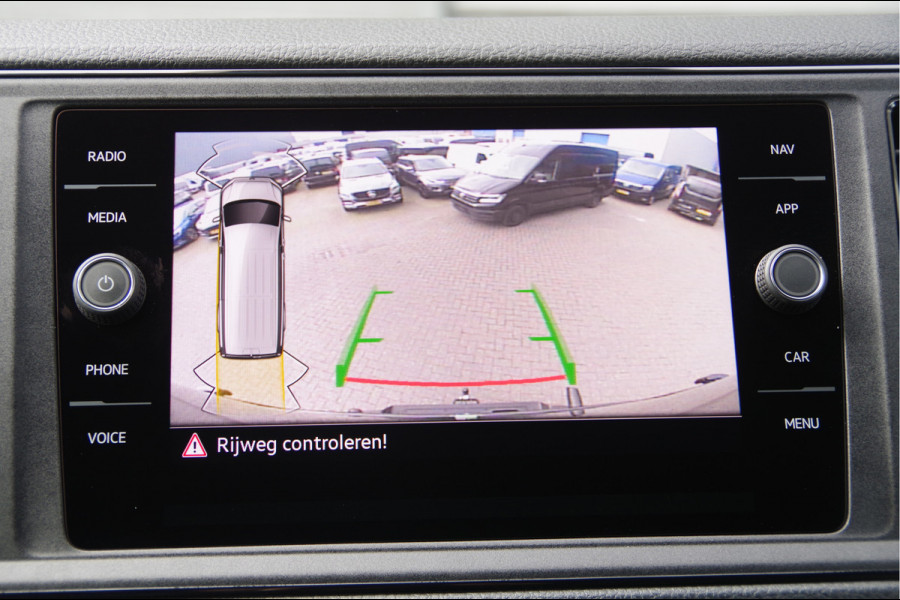 Volkswagen Crafter 35 2.0 TDI L3H3 140PK AUT. LED, TREKHAAK, BETIMMERING, STOELVERWARMING, GEVEERDE ERGO COMFORT STOEL, CAMERA, NAVI, CRUISE, AIRCO