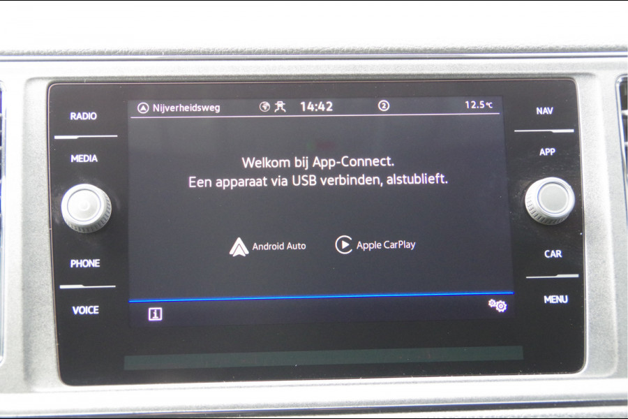 Volkswagen Crafter 35 2.0 TDI L3H3 140PK AUT. LED, TREKHAAK, BETIMMERING, STOELVERWARMING, GEVEERDE ERGO COMFORT STOEL, CAMERA, NAVI, CRUISE, AIRCO