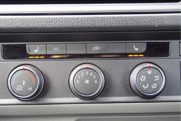 Volkswagen Crafter 35 2.0 TDI L3H3 140PK AUT. LED, TREKHAAK, BETIMMERING, STOELVERWARMING, GEVEERDE ERGO COMFORT STOEL, CAMERA, NAVI, CRUISE, AIRCO