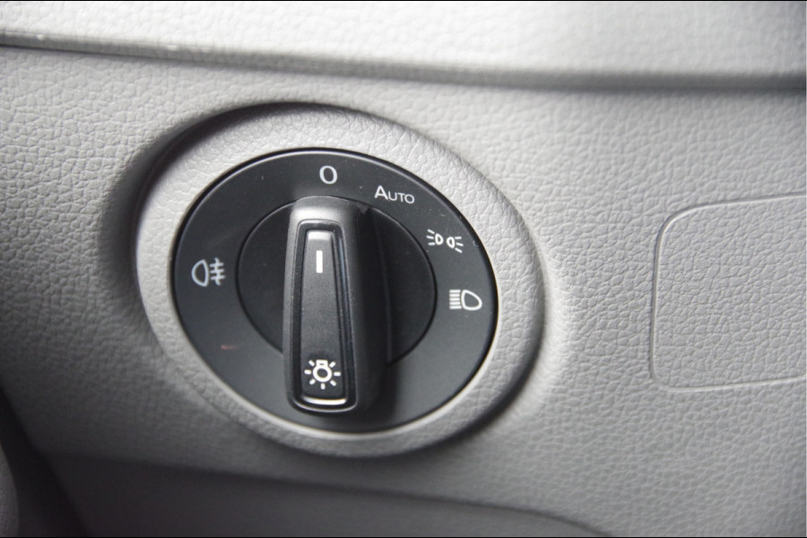 Volkswagen Crafter 35 2.0 TDI L3H3 140PK AUT. LED, TREKHAAK, BETIMMERING, STOELVERWARMING, GEVEERDE ERGO COMFORT STOEL, CAMERA, NAVI, CRUISE, AIRCO