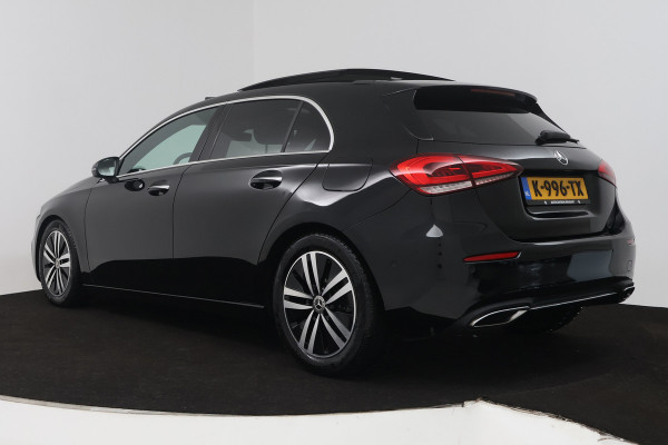 Mercedes-Benz A-Klasse 180 Business Solution Luxury (PANORAMADAK, STOELVERWARMING, SFEERVERLICHTING, ELEKTR STOELEN, NAVIGATIE)