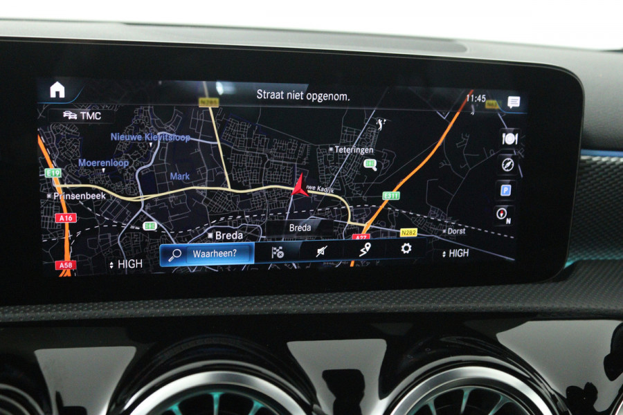 Mercedes-Benz A-Klasse 180 Business Solution Luxury (PANORAMADAK, STOELVERWARMING, SFEERVERLICHTING, ELEKTR STOELEN, NAVIGATIE)