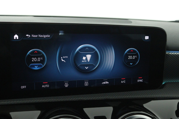 Mercedes-Benz A-Klasse 180 Business Solution Luxury (PANORAMADAK, STOELVERWARMING, SFEERVERLICHTING, ELEKTR STOELEN, NAVIGATIE)