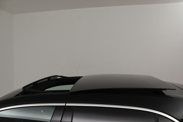 Mercedes-Benz A-Klasse 180 Business Solution Luxury (PANORAMADAK, STOELVERWARMING, SFEERVERLICHTING, ELEKTR STOELEN, NAVIGATIE)