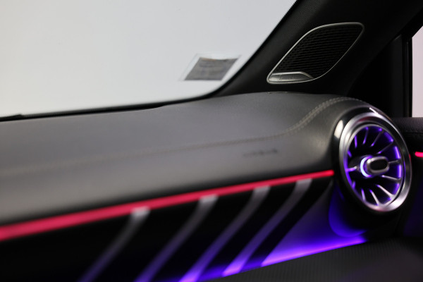 Mercedes-Benz A-Klasse AMG 35 4MATIC Premium OP DUITS KENT ! BURMESTER PANO KUIPST ''19