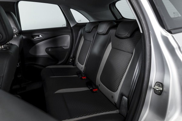 Opel Crossland X 1.2 Turbo 130 PK Innovation Org. NL. | Cruise | PDC | NAV + App. Connect | Trekhaak | LM 16" |