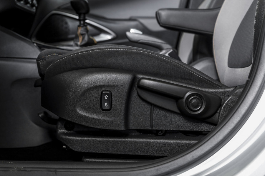 Opel Crossland X 1.2 Turbo 130 PK Innovation Org. NL. | Cruise | PDC | NAV + App. Connect | Trekhaak | LM 16" |