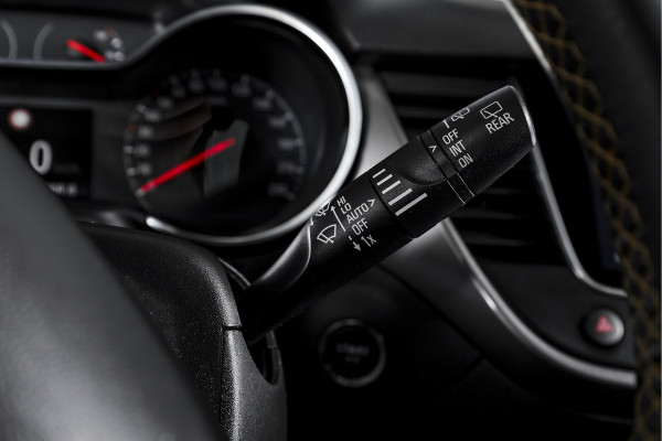 Opel Crossland X 1.2 Turbo 130 PK Innovation Org. NL. | Cruise | PDC | NAV + App. Connect | Trekhaak | LM 16" |