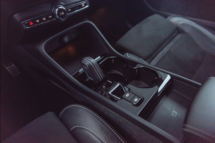Volvo XC40 T5 Aut. Plug-in Hybrid R-Design CC Parkassist 262pk