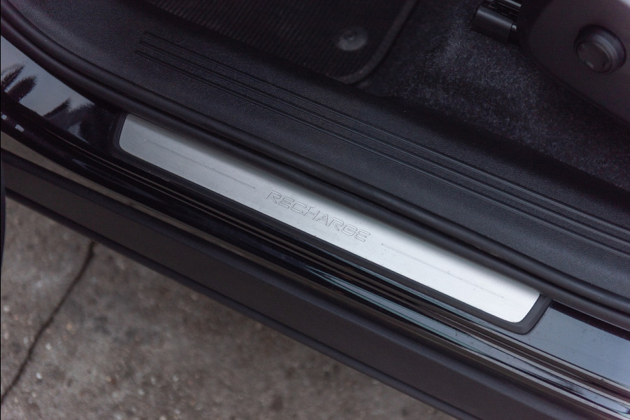 Volvo XC40 T5 Aut. Plug-in Hybrid R-Design CC Parkassist 262pk