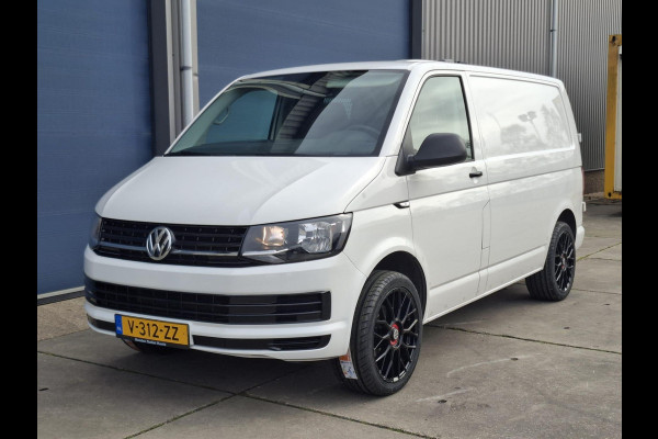 Volkswagen Transporter 2.0 TDI L1H1 Trendline AIRCO / CRUISE CONTROLE / TREKHAAK / EURO 6