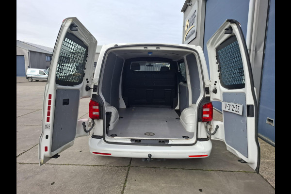 Volkswagen Transporter 2.0 TDI L1H1 Trendline AIRCO / CRUISE CONTROLE / TREKHAAK / EURO 6