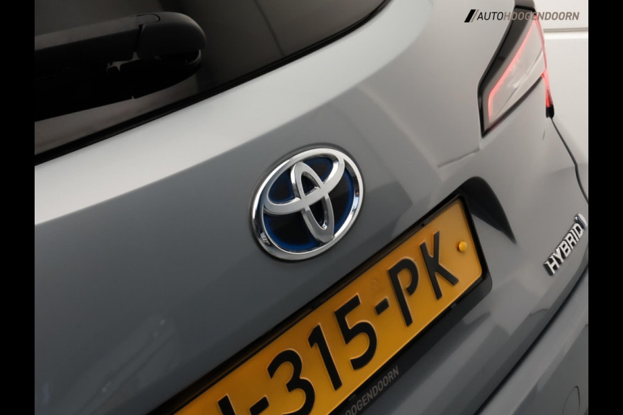Toyota Corolla Touring Sports 2.0 Hybrid Business Plus Sport (KEYLESS,STOELVERWARMING,CAMERA,ADAPTIVE CRUISE,LED,PREMIUM KLEUR)