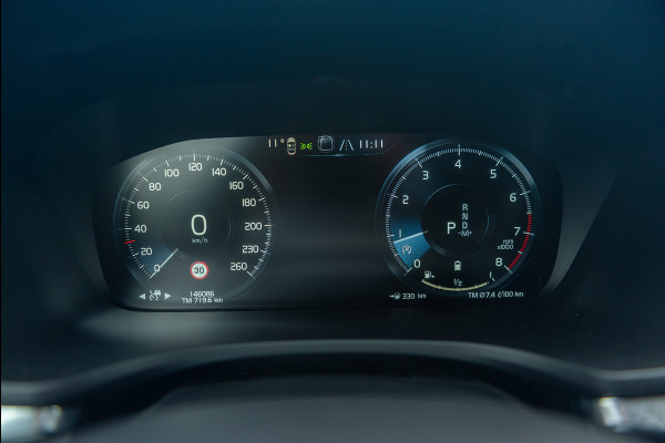 Volvo V60 B3 Aut. Momentum ACC Trekhaak Parkeercamera 164pk