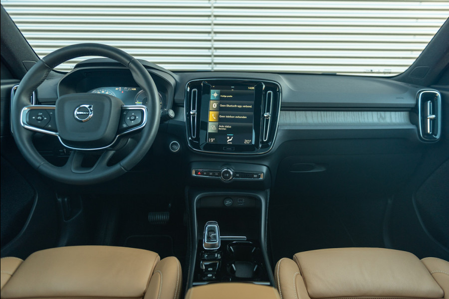 Volvo XC40 T5 Aut. Plug-in Hybrid Ultimate Bright Leder Parkeercamera 262pk