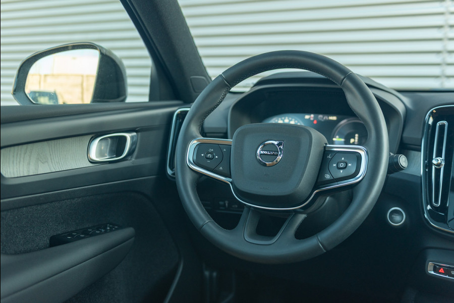 Volvo XC40 T5 Aut. Plug-in Hybrid Ultimate Bright Leder Parkeercamera 262pk