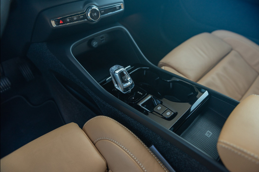 Volvo XC40 T5 Aut. Plug-in Hybrid Ultimate Bright Leder Parkeercamera 262pk