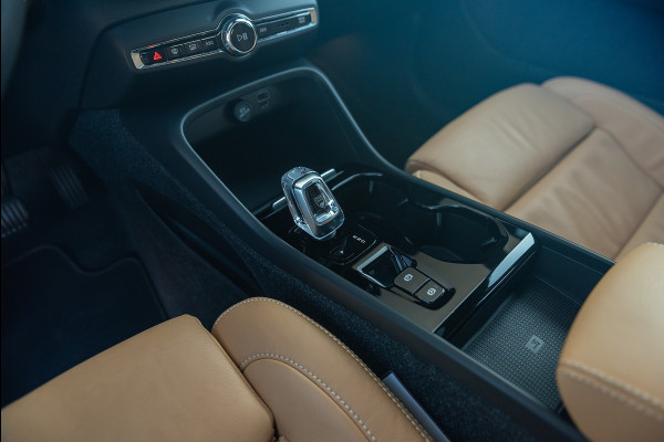 Volvo XC40 T5 Aut. Plug-in Hybrid Ultimate Bright Leder Parkeercamera 262pk