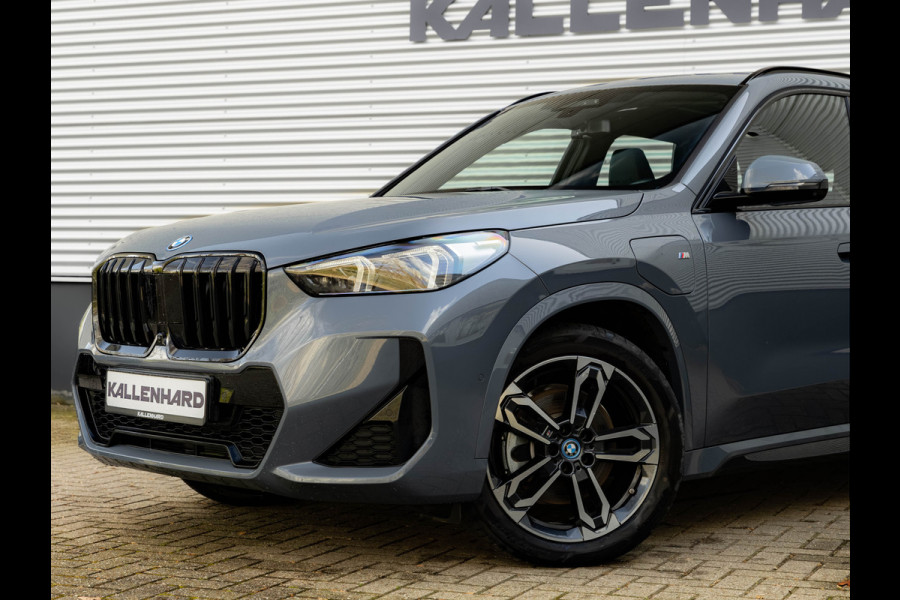BMW X1 xDrive25e M-Sport - Pano - Trekhaak - Driving Ass Prof - Head-up