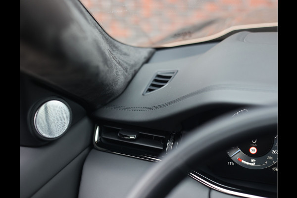 Land Rover Range Rover Evoque P270e Autobiography | Pano - Meridian - 3D camera