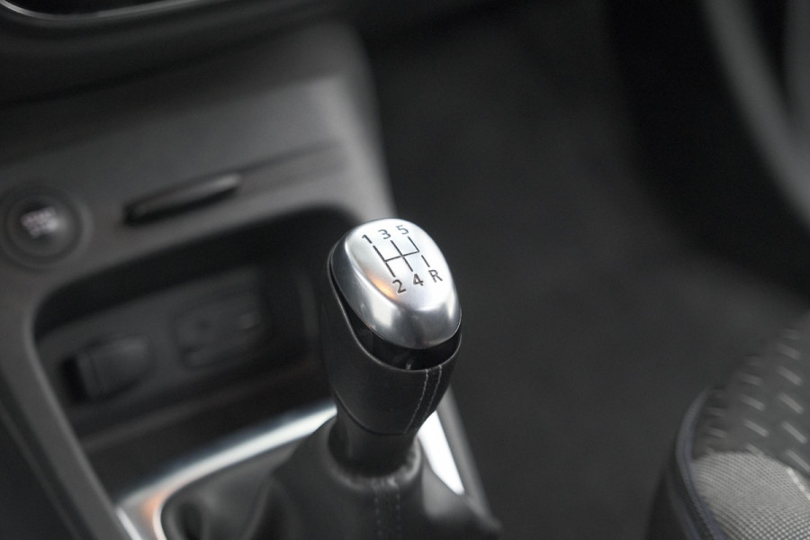 Renault Captur TCe 90 Intens | Camera | Dodehoekdetectie | Navigatie | Parkeersensoren