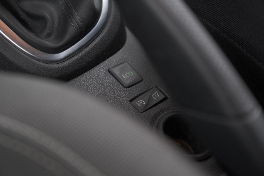 Renault Captur TCe 90 Intens | Camera | Dodehoekdetectie | Navigatie | Parkeersensoren