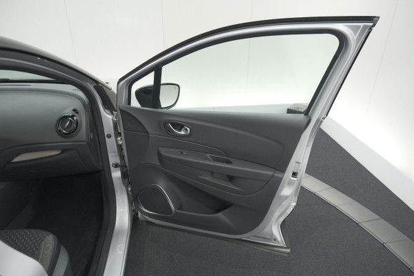 Renault Captur TCe 90 Intens | Camera | Dodehoekdetectie | Navigatie | Parkeersensoren