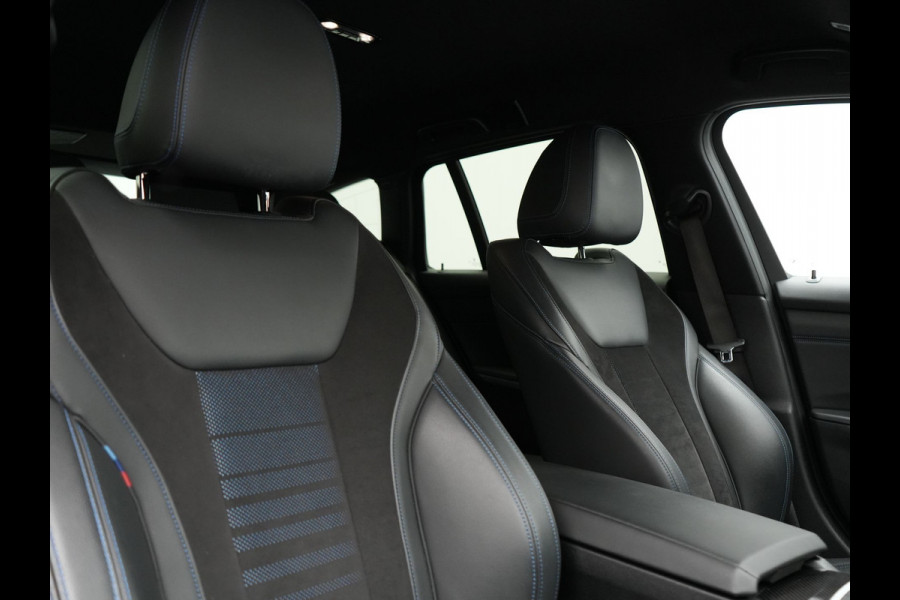 BMW 3 Serie Touring 330e M Sport PHEV 293pk Dealer O.H. | Trekhaak Af Fabriek | Head Up | Adaptive Cruise | Laser LED | Harman / Kardon | Camera | Adaptief Onderstel | Alcantara Sportstoelen Verwarmd | Keyless | Blis | Sfeerverlichting | Dravitgrau metallic | Plug In Hybrid
