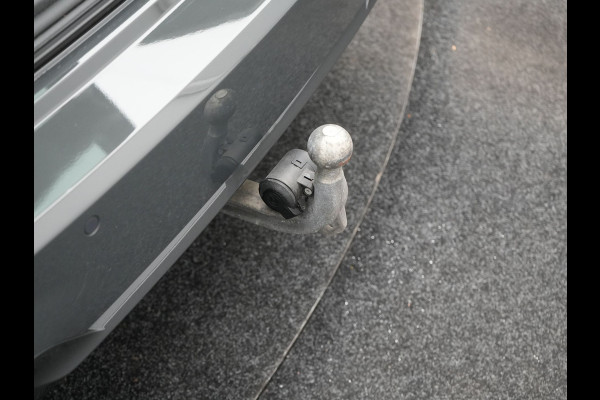 BMW 3 Serie Touring 330e M Sport PHEV 293pk Dealer O.H. | Trekhaak Af Fabriek | Head Up | Adaptive Cruise | Laser LED | Harman / Kardon | Camera | Adaptief Onderstel | Alcantara Sportstoelen Verwarmd | Keyless | Blis | Sfeerverlichting | Dravitgrau metallic | Plug In Hybrid