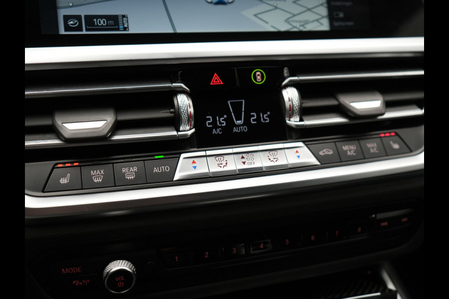 BMW 3 Serie Touring 330e M Sport PHEV 293pk Dealer O.H. | Trekhaak Af Fabriek | Head Up | Adaptive Cruise | Laser LED | Harman / Kardon | Camera | Adaptief Onderstel | Alcantara Sportstoelen Verwarmd | Keyless | Blis | Sfeerverlichting | Dravitgrau metallic | Plug In Hybrid