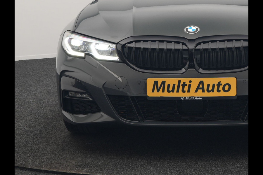 BMW 3 Serie Touring 330e M Sport PHEV 293pk Dealer O.H. | Trekhaak Af Fabriek | Head Up | Adaptive Cruise | Laser LED | Harman / Kardon | Camera | Adaptief Onderstel | Alcantara Sportstoelen Verwarmd | Keyless | Blis | Sfeerverlichting | Dravitgrau metallic | Plug In Hybrid
