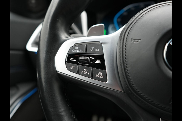 BMW 3 Serie Touring 330e M Sport PHEV 293pk Dealer O.H. | Trekhaak Af Fabriek | Head Up | Adaptive Cruise | Laser LED | Harman / Kardon | Camera | Adaptief Onderstel | Alcantara Sportstoelen Verwarmd | Keyless | Blis | Sfeerverlichting | Dravitgrau metallic | Plug In Hybrid