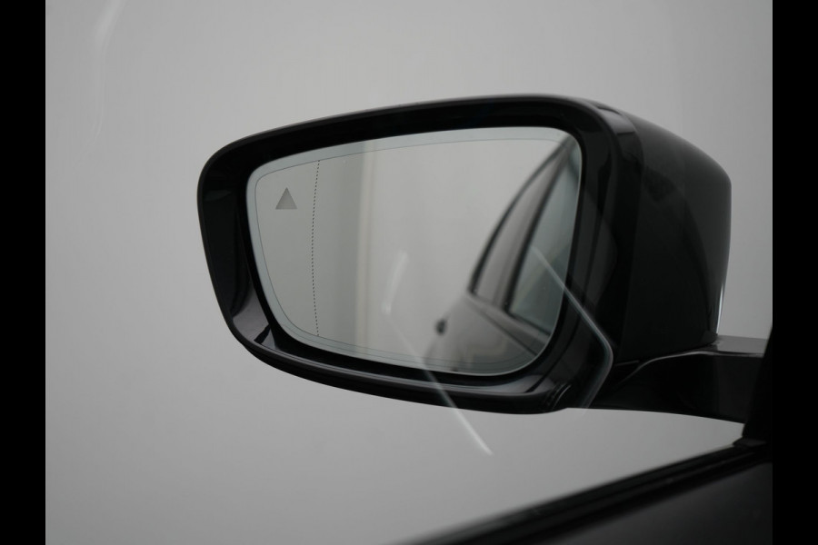 BMW 3 Serie Touring 330e M Sport PHEV 293pk Dealer O.H. | Trekhaak Af Fabriek | Head Up | Adaptive Cruise | Laser LED | Harman / Kardon | Camera | Adaptief Onderstel | Alcantara Sportstoelen Verwarmd | Keyless | Blis | Sfeerverlichting | Dravitgrau metallic | Plug In Hybrid