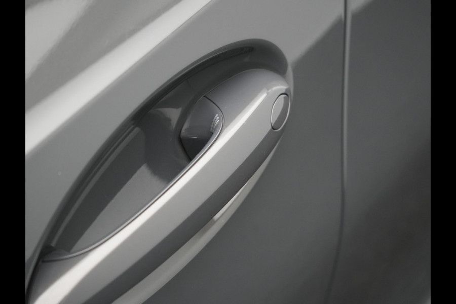 BMW 3 Serie Touring 330e M Sport PHEV 293pk Dealer O.H. | Trekhaak Af Fabriek | Head Up | Adaptive Cruise | Laser LED | Harman / Kardon | Camera | Adaptief Onderstel | Alcantara Sportstoelen Verwarmd | Keyless | Blis | Sfeerverlichting | Dravitgrau metallic | Plug In Hybrid